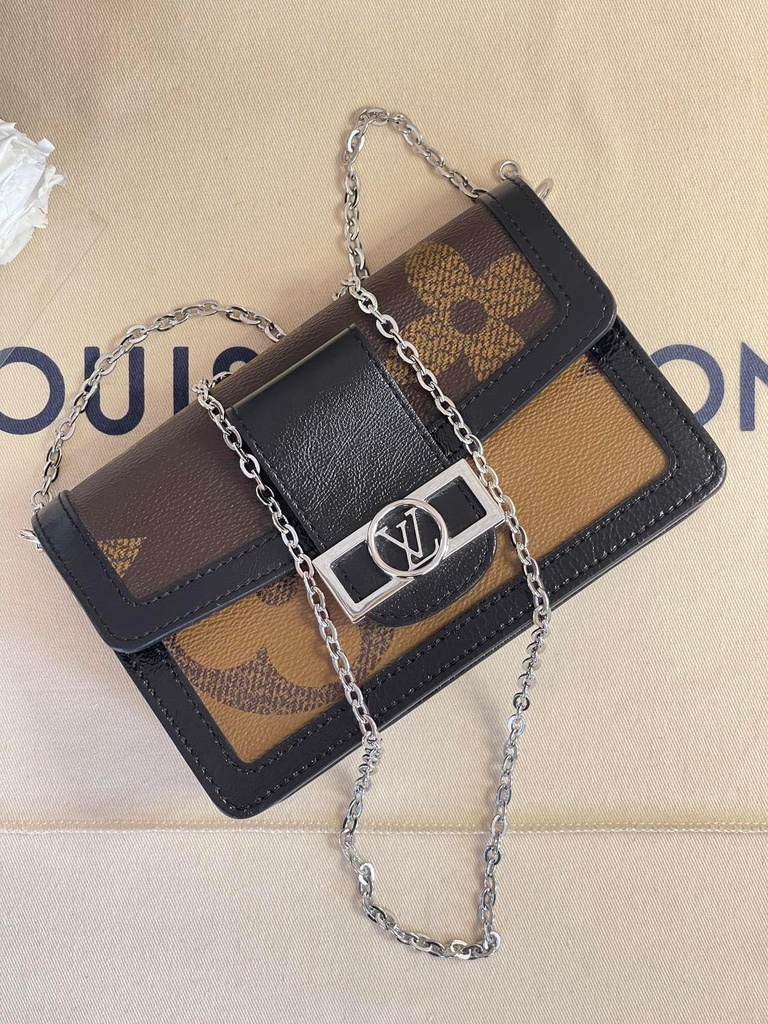 Louis vuitton bumbag dauphine monogram reverse deals
